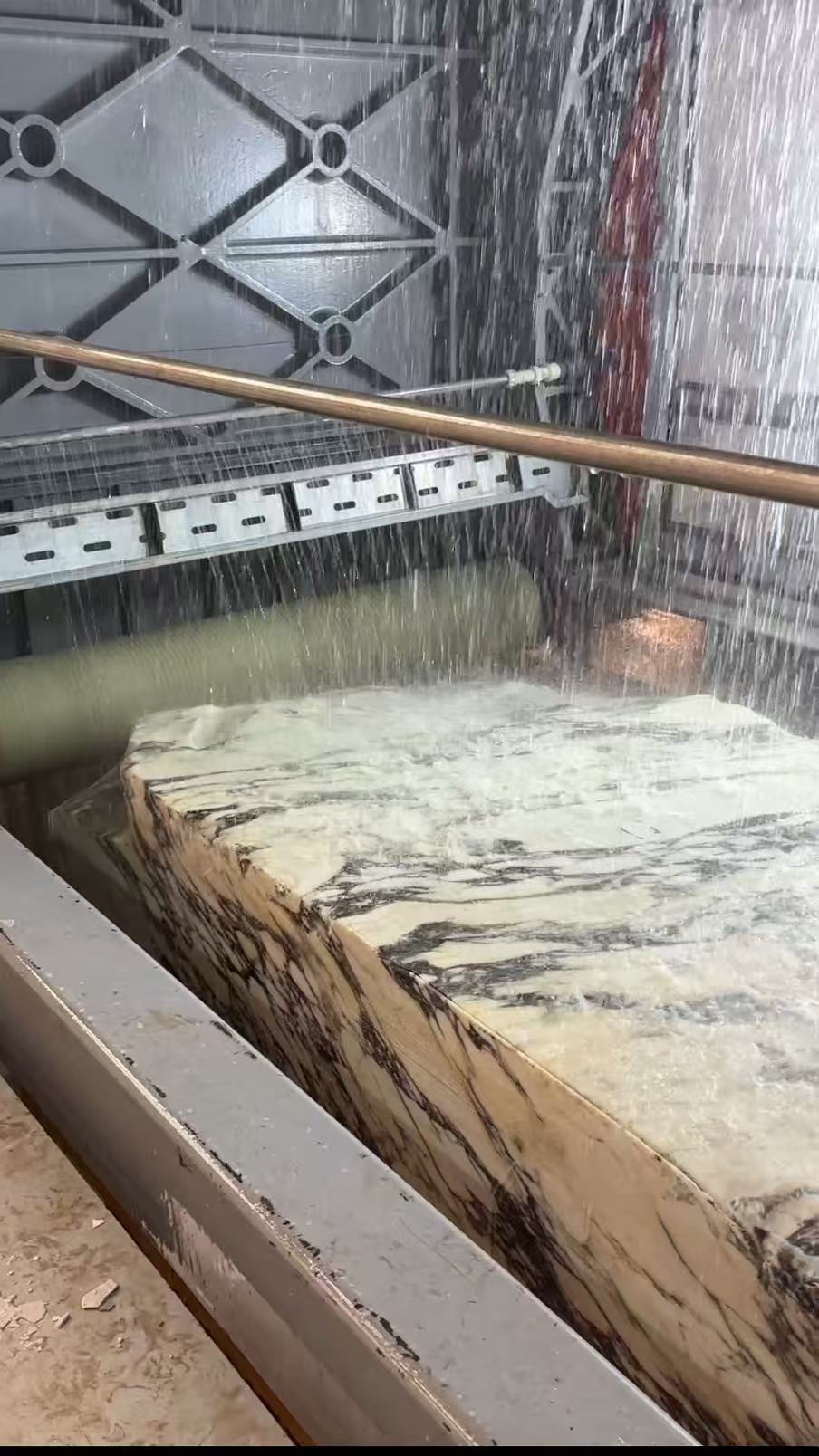 Super Thin Stone Cutting Wire Saw Machine For Marble 300kw 0-40m/S