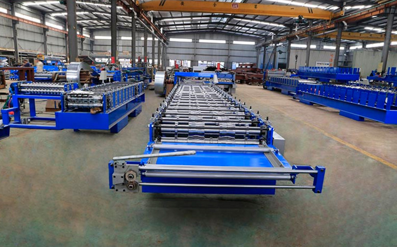 5.5KW 500Mpa 0.6mm Roof Panel Roll Forming Machine