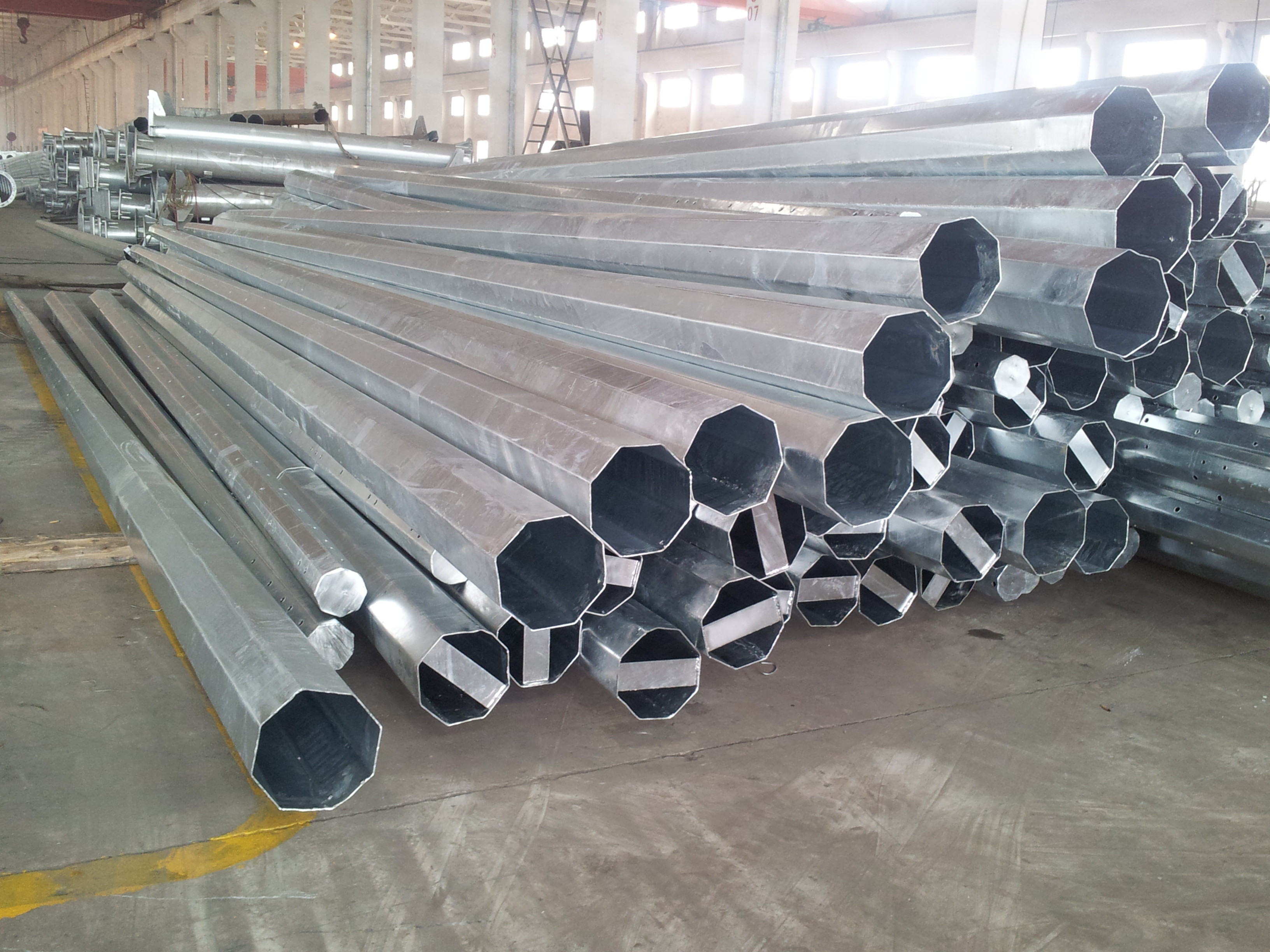 40FT 11900mm 3mm Octagonal Galvanized Steel Pole Q345 500kg Design Load