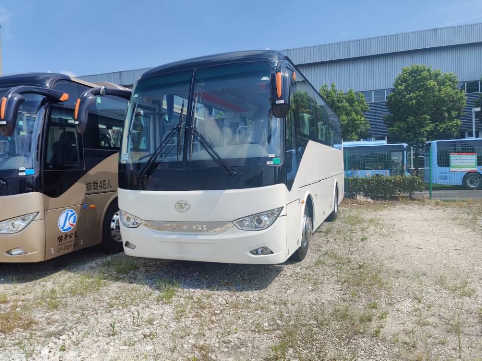 5.5T Front Axle Diesel Used 50 Seats Luxury Coach Bus Passenger Used Bus Coach