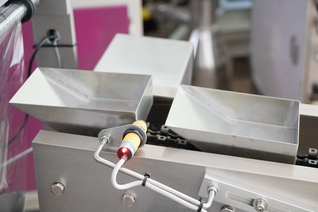 automatic China cashew nut packing machine capsule packaging machine pouch grain packaging machinery
