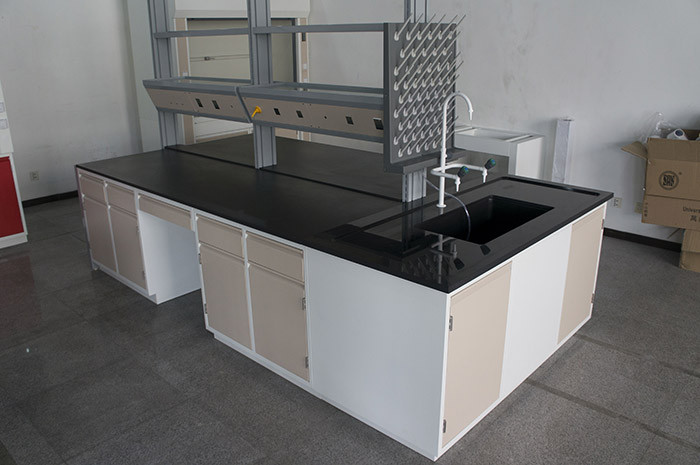 Monolithic chemical resistant table tops / laboratory work benches