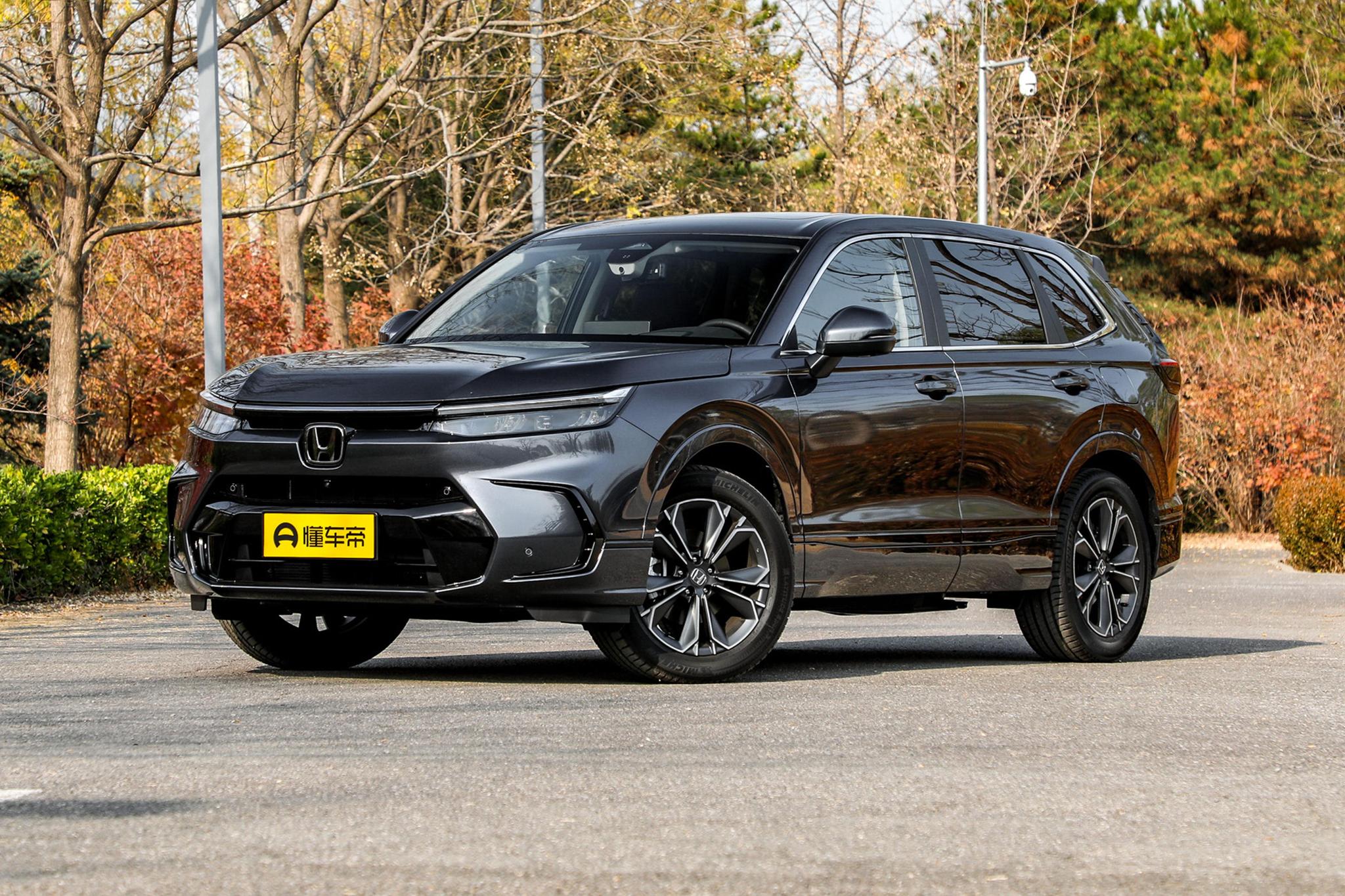 2024 Compact 5 Door 5 Seats Gasoline Hybrid Car with Real-Time-4Wd and Maximum Engine Torque of 243 Energy Type Gasoline