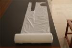 White Disposable PE Apron On A Roll , Polythene Medical Nursing Protect Aprons