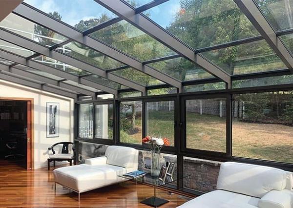 Tempered Glass Roof Sunroom PVDF 150x150mm Customized Color Glass Covered