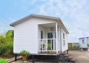 Quality Prefab Modular Homes Prefabricated House White Modular Park Home wholesale