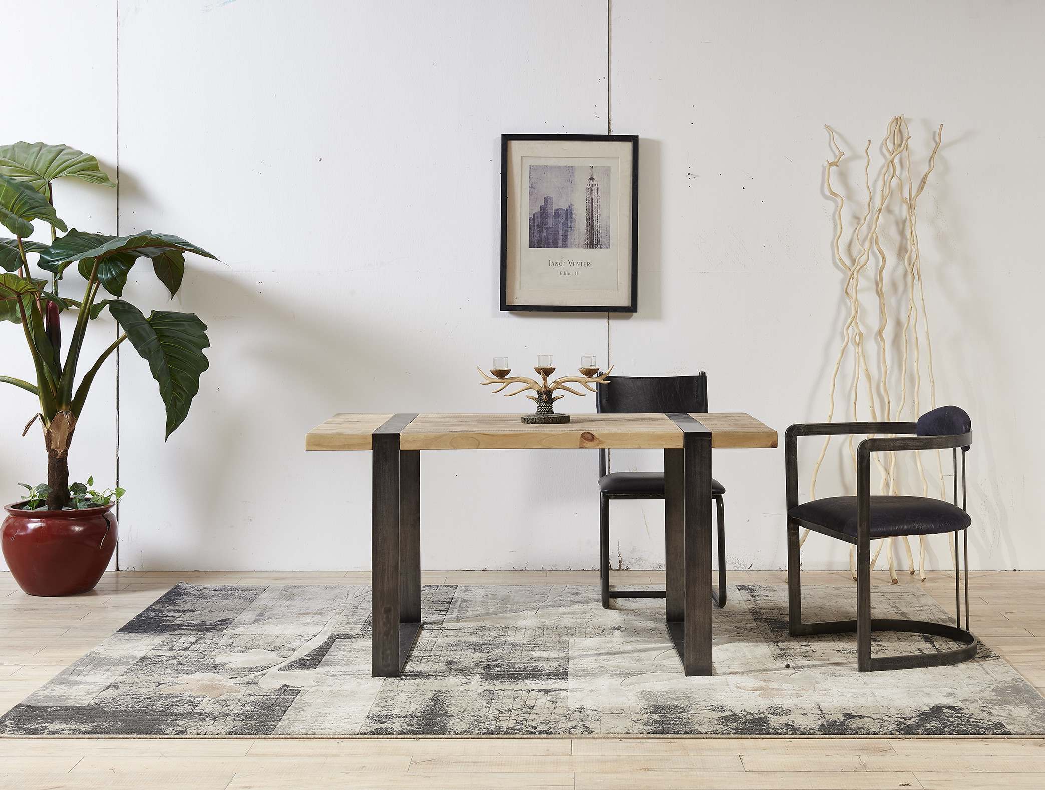 Natural Waterproof Pine Wood Dining Room Tables Matt Light Iron Legs Original Color