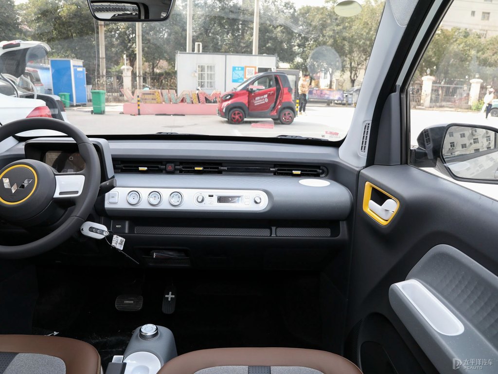 Automobile Hongguang MINIEV 2022 GAMEBOY 300km Play Coffee Lithium Iron Phosphate high speed electric cars luxury cars city use