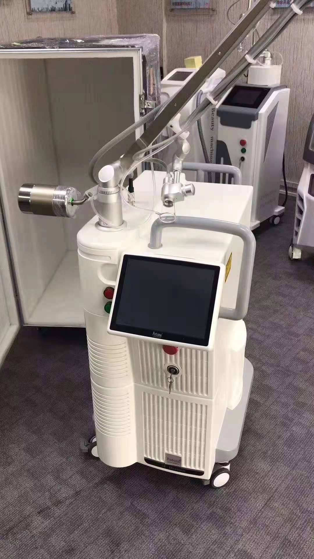 Portable Ultra Pulse RF Fractional CO2 Laser For Scar Removal / Anti Aging