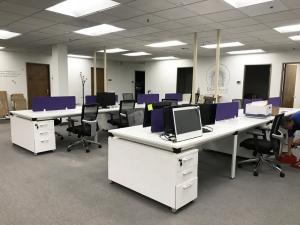 China Fashion Office Desk Partitions With Cabinets Veneer Finish Anti - Scratch on sale