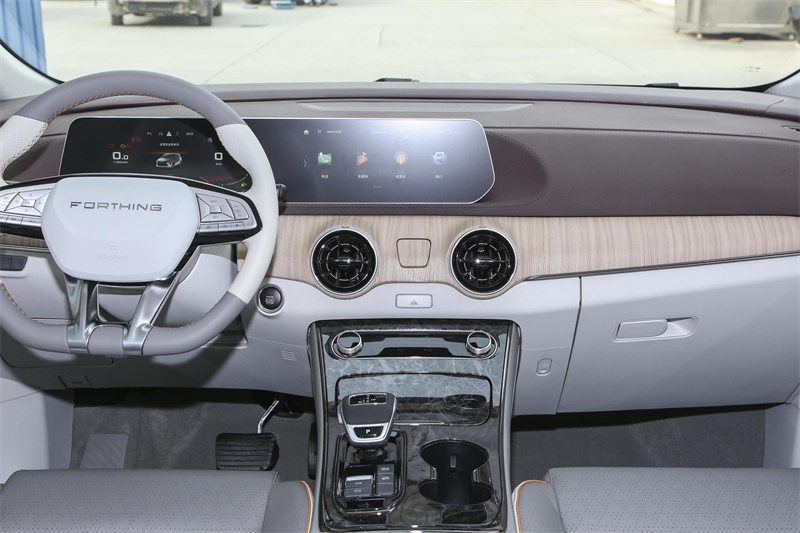 DCT Gearbox and Strong Power 's Latest MPV Motor Power Battery Vehicle M4 HEV with Customization Options from Leading Supplie