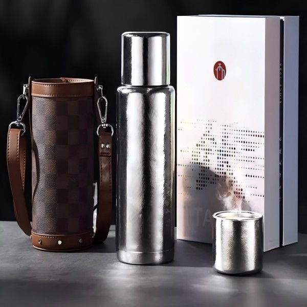 Ultra Light Portable 750ml Insulated Titanium Water Bottle Anti Oxidation Double Wall Titanium Water Bottle Available In Silver Blue And Copper