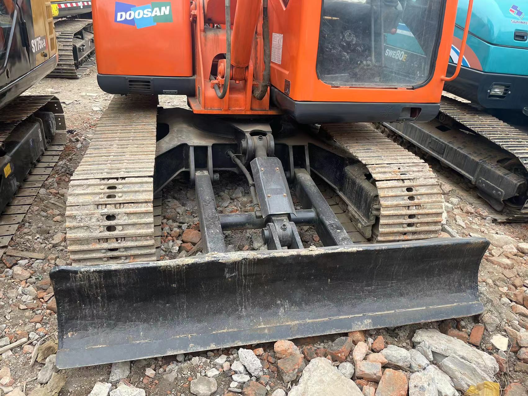 Used mini excavator Doosan DX75 small digger used machinery 6 tons hand earth digger small digger