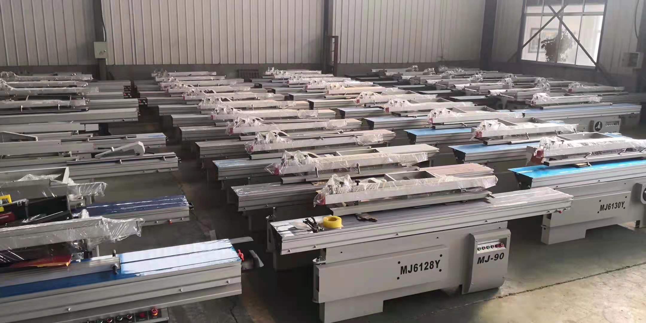 WSN3245 Precision Panel Saw with 4KW 0.75KW Power and 120MM Scoring Saw Blade Diameter