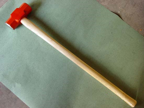10LB Carbon Steel China Local wood handle Sledge Hammer in Hand Construction Tools (XL0121)