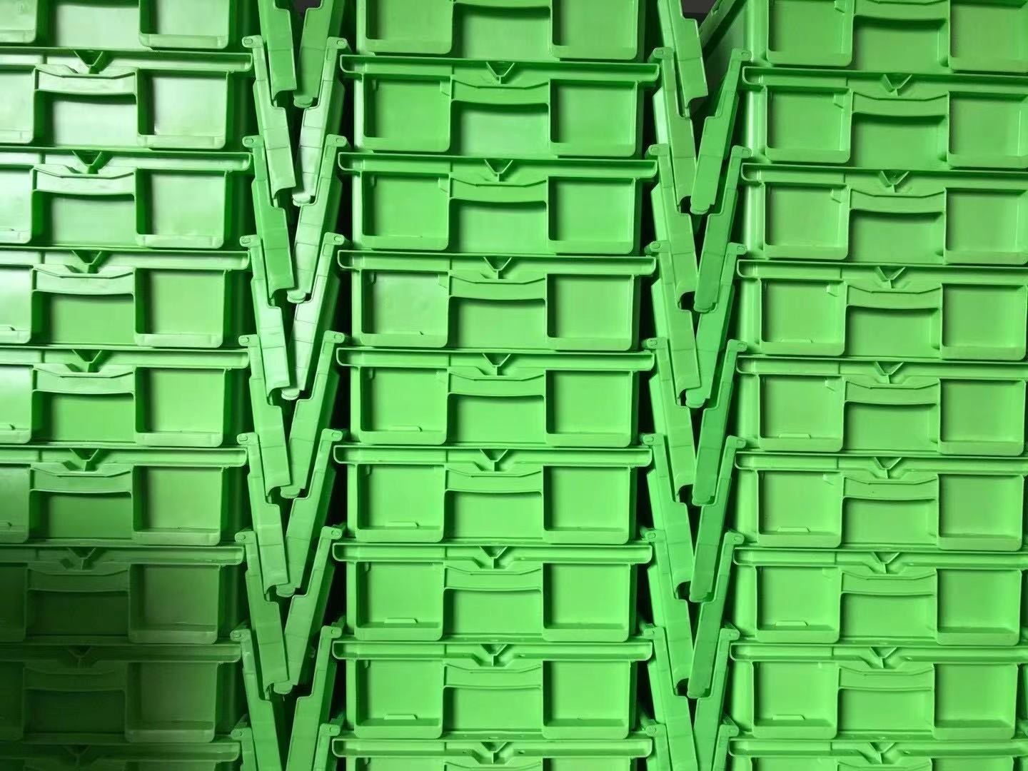 Theftproof 600*400mm Plastic Storage Totes With Hinged Lid