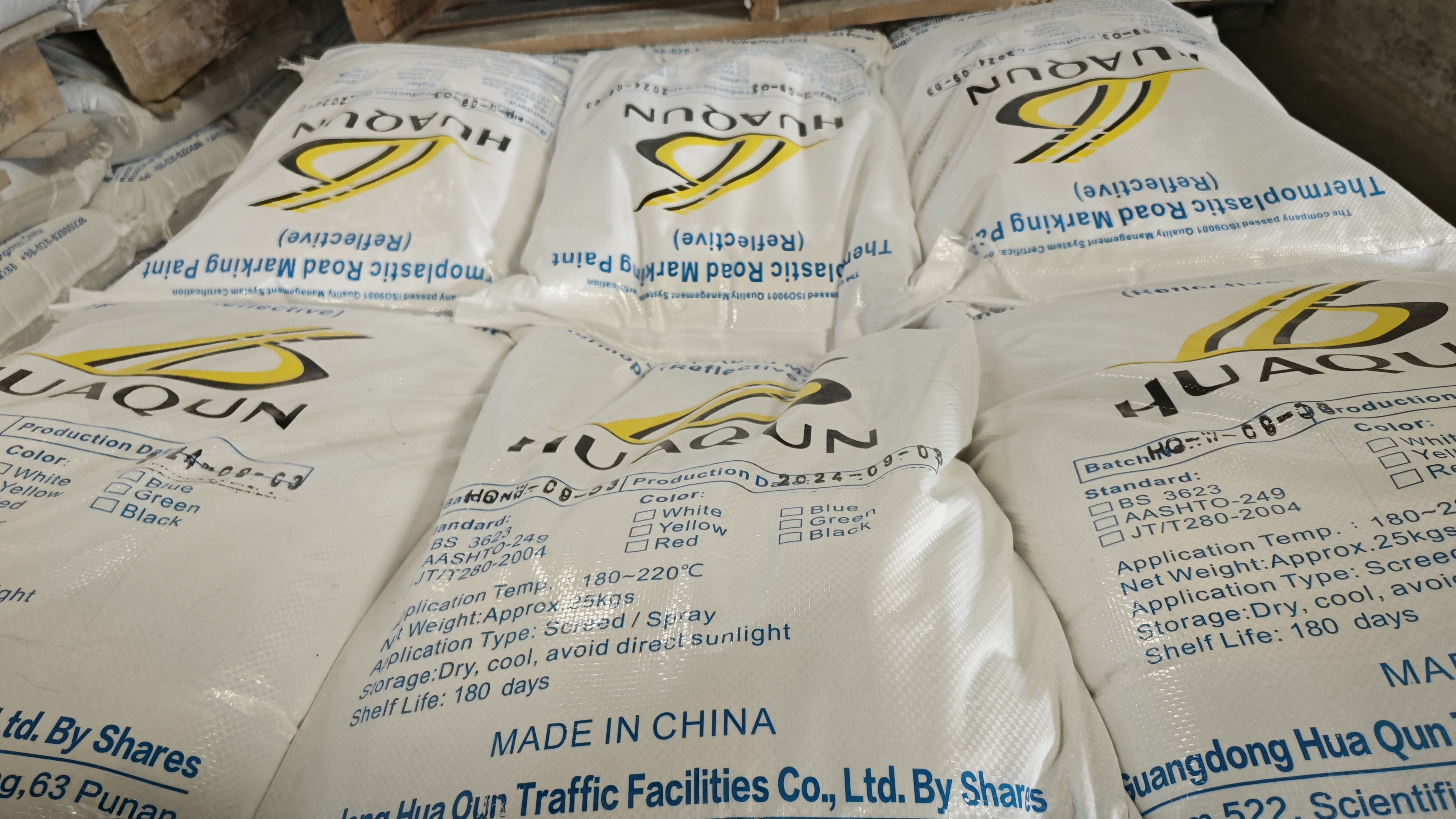 Quick Drying White And Yellow Thermoplastic Road Marking Paint For Road Marking