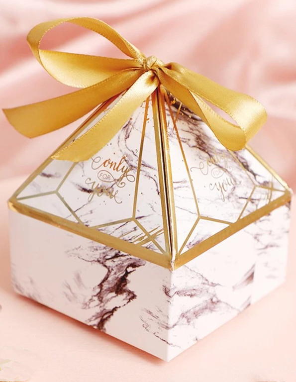 small cube magnetic gift box with ribbon