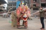 Realistic Animatronic Red Triceratops Dinosaur Ride For Amusement Park