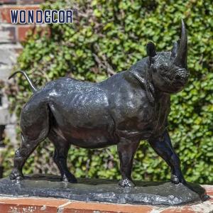 Quality Live sized metal cast bronze statue of rhinoceros for outdoor garden decoration wholesale