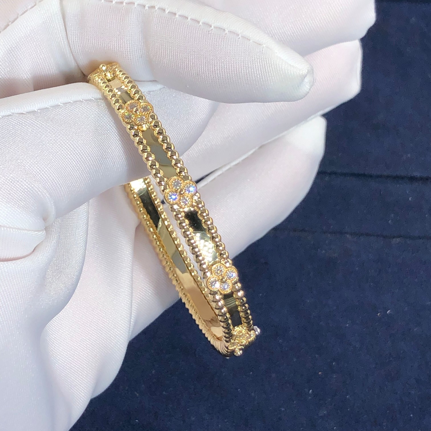 Fashion VCA Fine Jewelry 18k Yellow Gold Natural Diamond Jewelry Bracelet PerléE Sweet Clovers Bracelet Medium Model