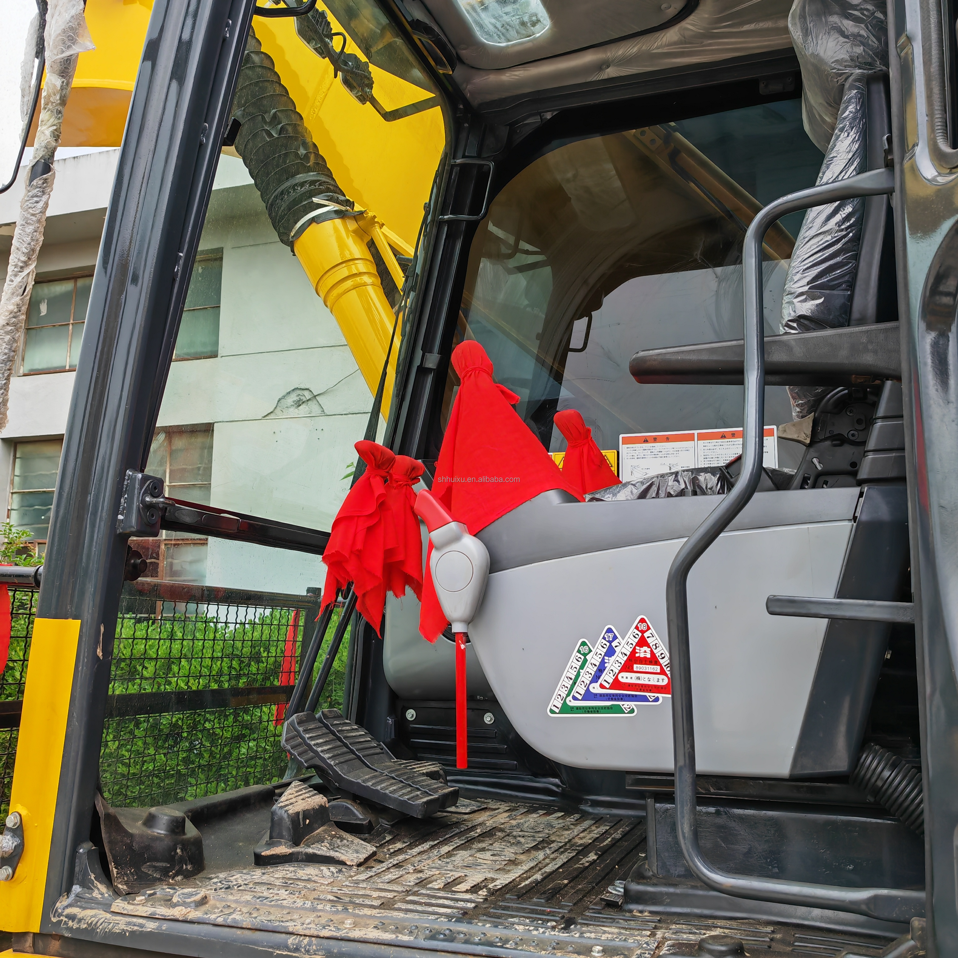 used crawler excavator with high power komatsu pc200/second hand komatsu pc200