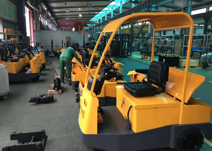 Seated Electric Airport Tow Tractor Easy - Open Back Cover 5000kg Traction Weight