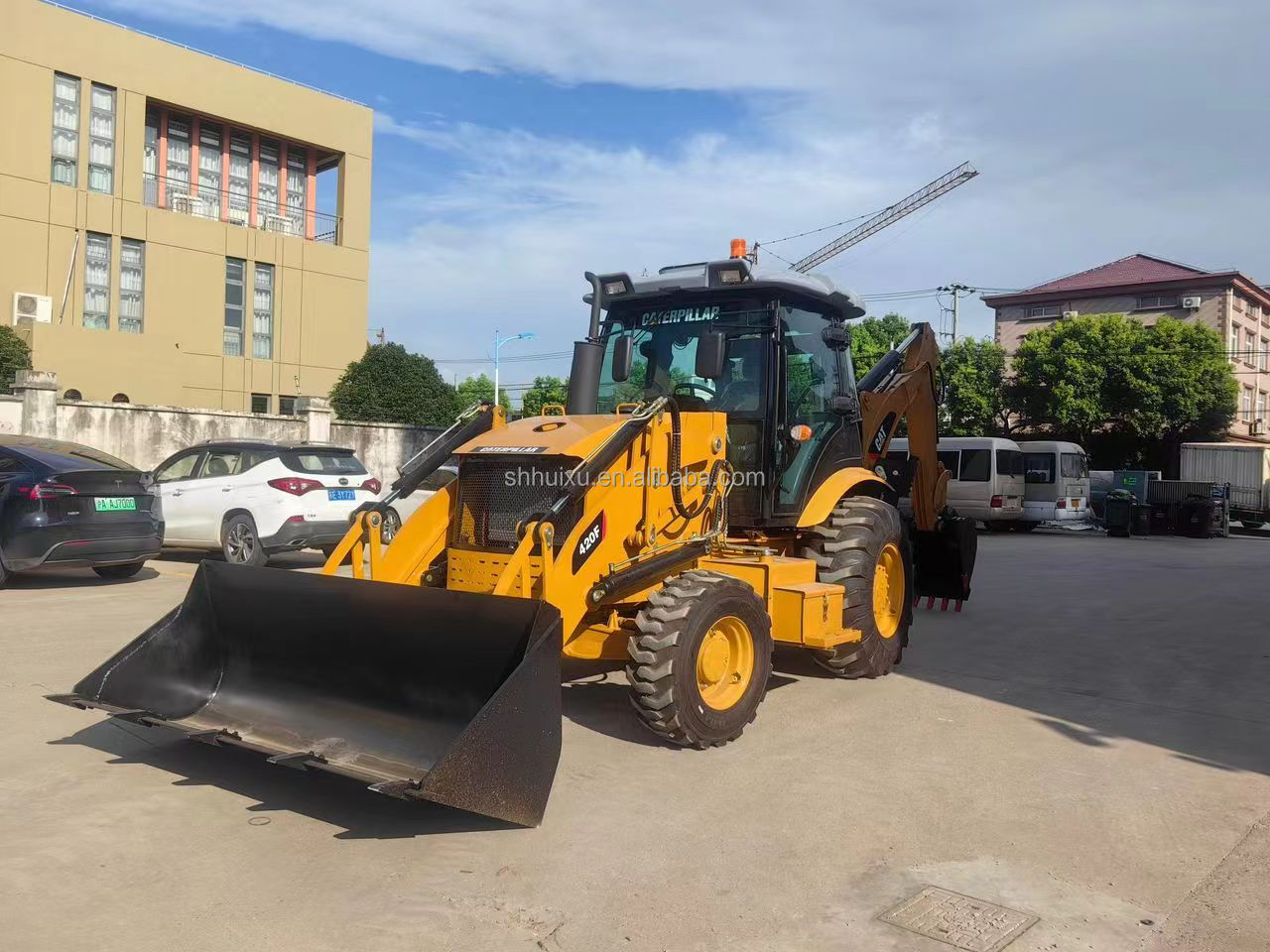 Used excavator Caterpillar CAT420F road painting machine/ secondhand japan tractor road machinery engine in good condition