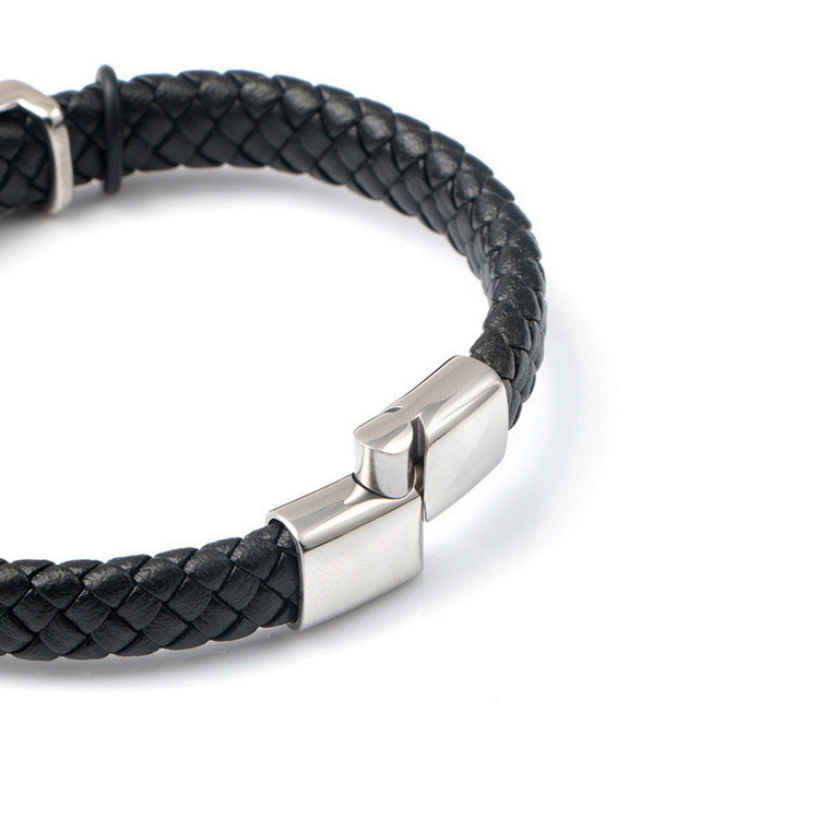 Vintage woven stainless steel men's skull bracelet