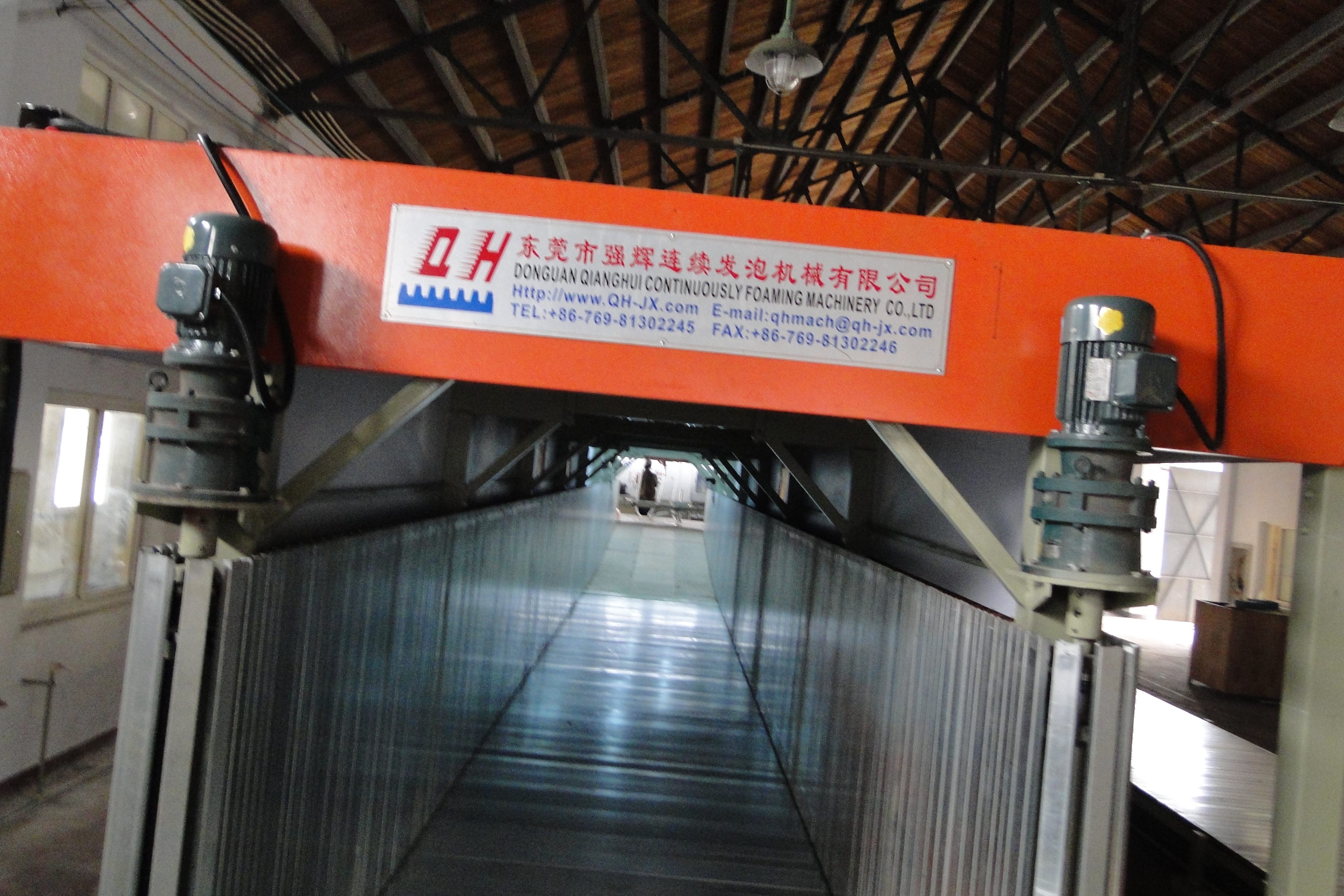 Siemens Invertor Low Pressure Foam Machine , PU Foam Mattress Making Machine