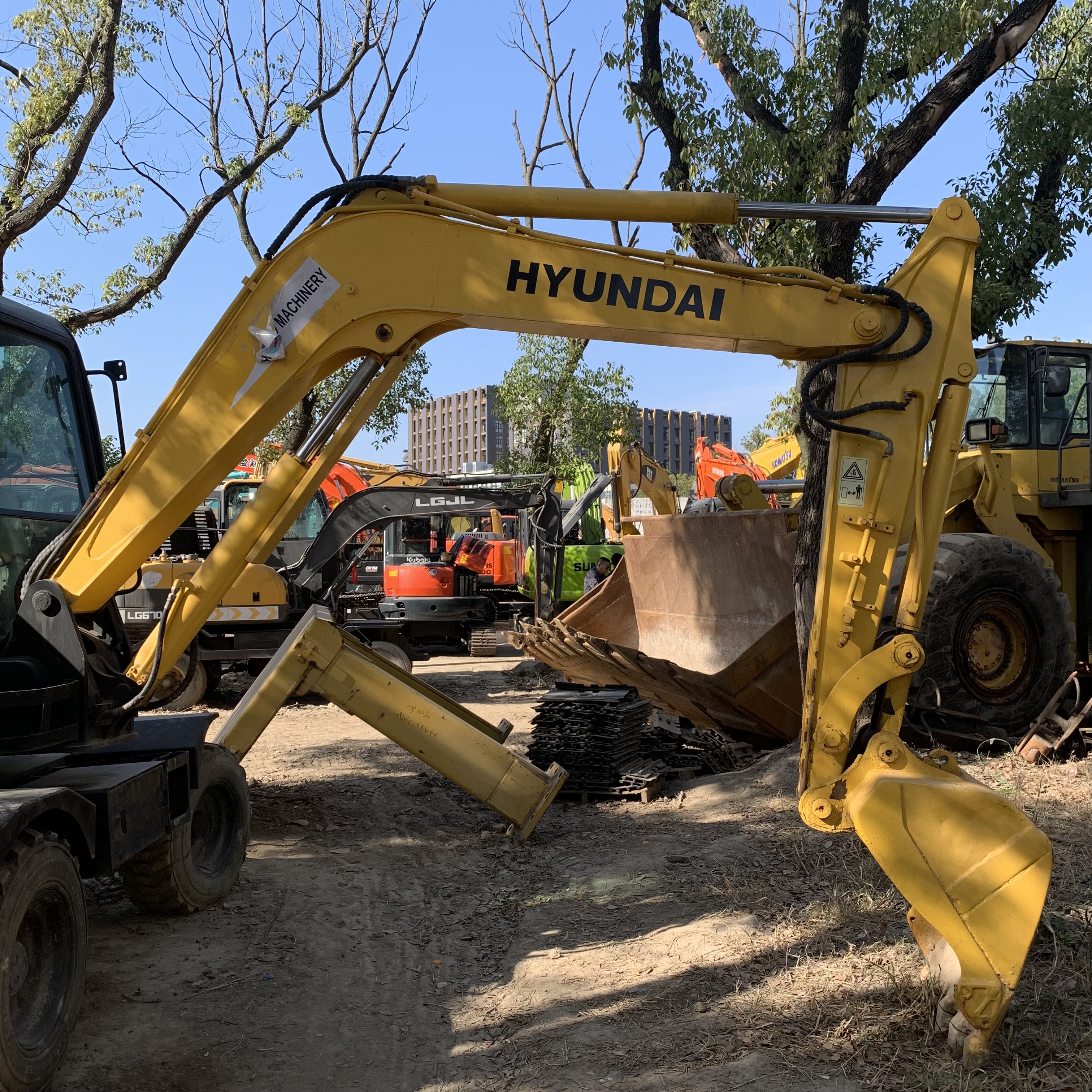 Good Condition Used Korea Hyundai 60w Wheel Excavator with Original Hydraulic Cylinder