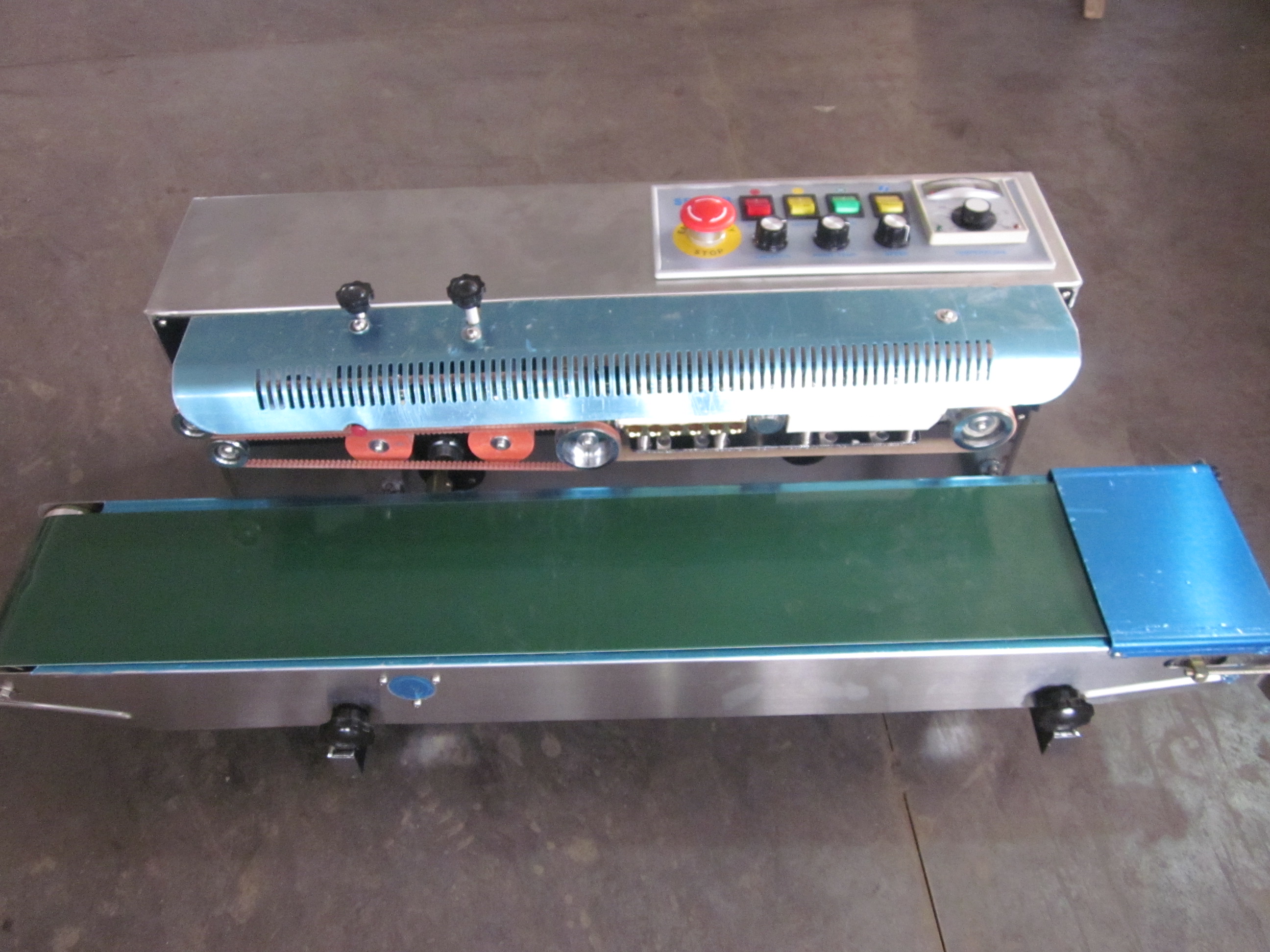 Stainless Steel Body Continuous Bag Sealing Machine With Solid-ink Coding