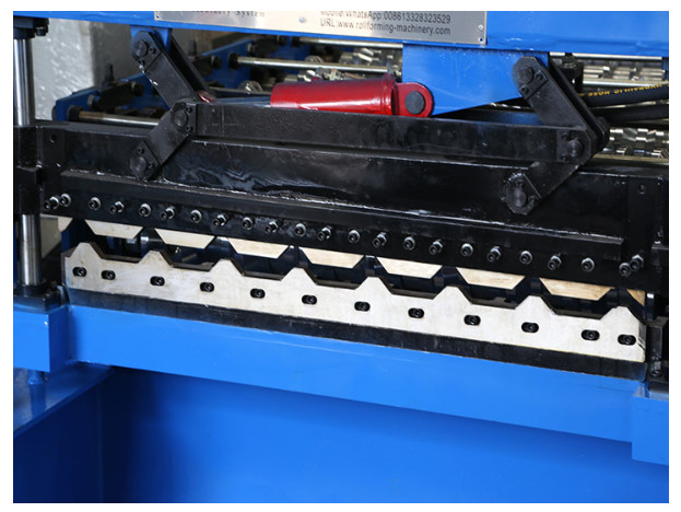 345Mpa Thickness 0.35mm Roof Panel Forming Machine