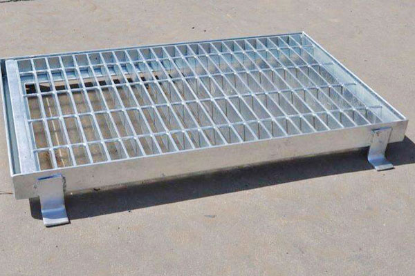Anti theft ditch cover plate