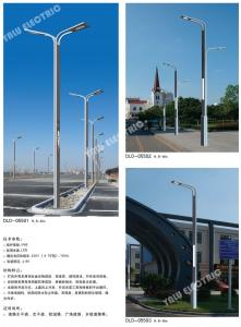 Quality 6M Q235 schoolyard high and lower double arc arm LED decorative street light wholesale