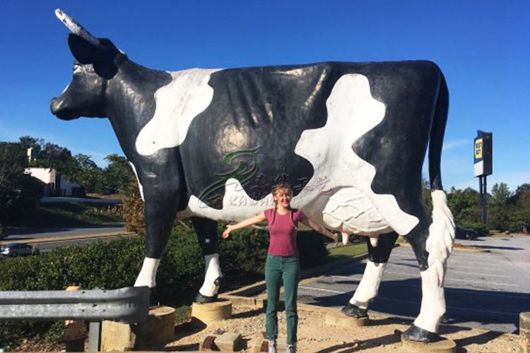 Sun Proof Lifelike Animatronic Animals / Milk Cow Customization Acceptable