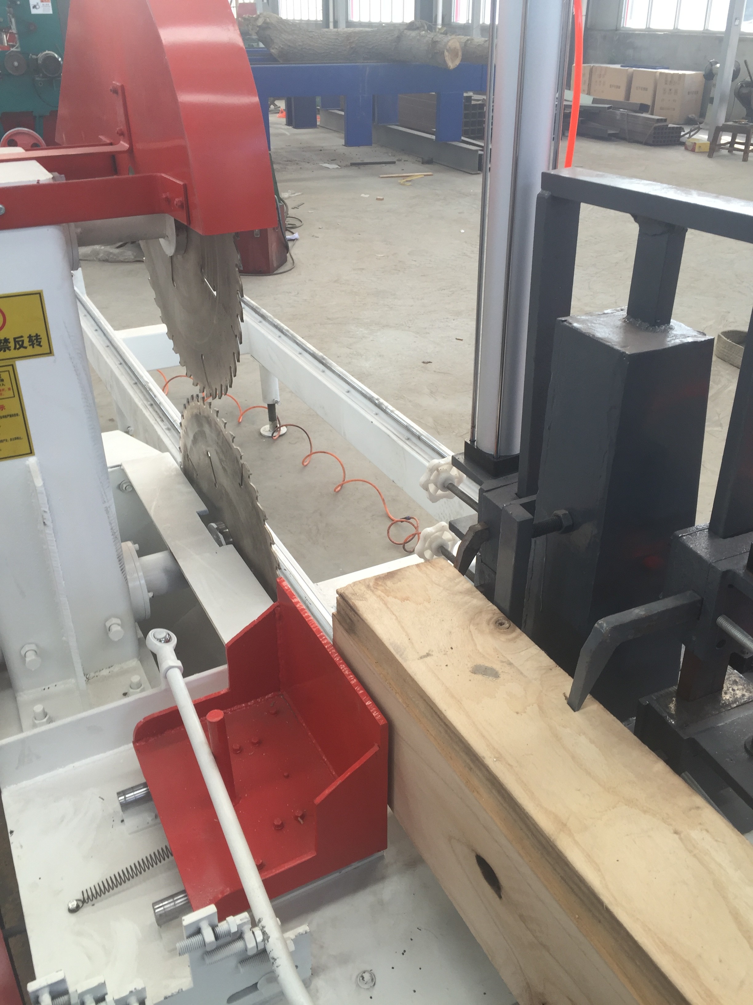 Twin Blade Wood Processor Circular Sawmill with Log Carriage for Logs Cutting