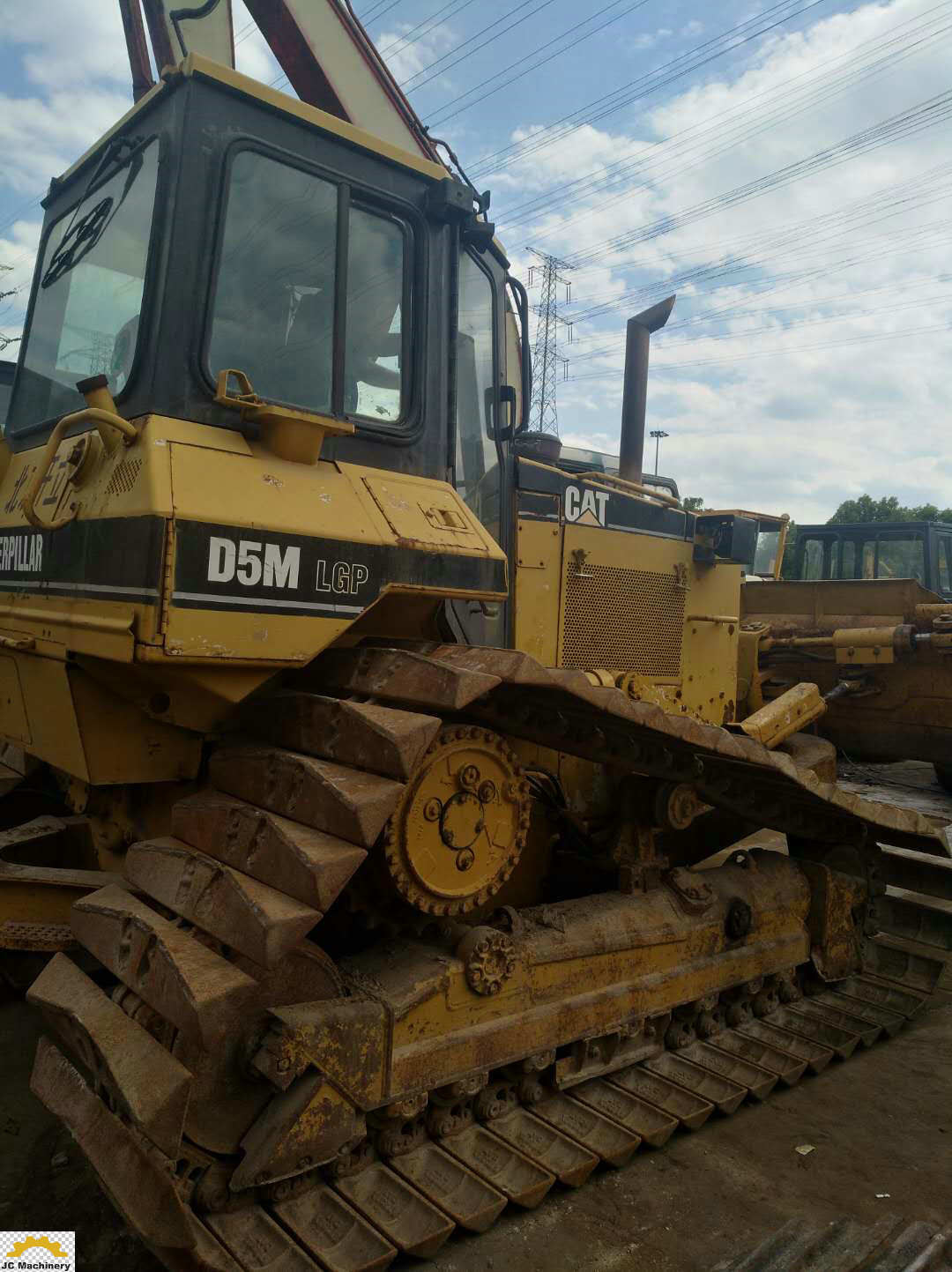 Nice condition Used Cat swampy bulldozer D5M with triangle chain for sale