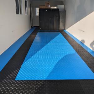 Quality 2500Lbs Racedeck Diamond Garage Floor Tile Anti Slip For Workshop wholesale