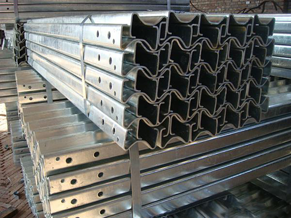 Hot Dipped Galvanized Steel Highway Guardrail Sigma Post with Straight Barrier Design