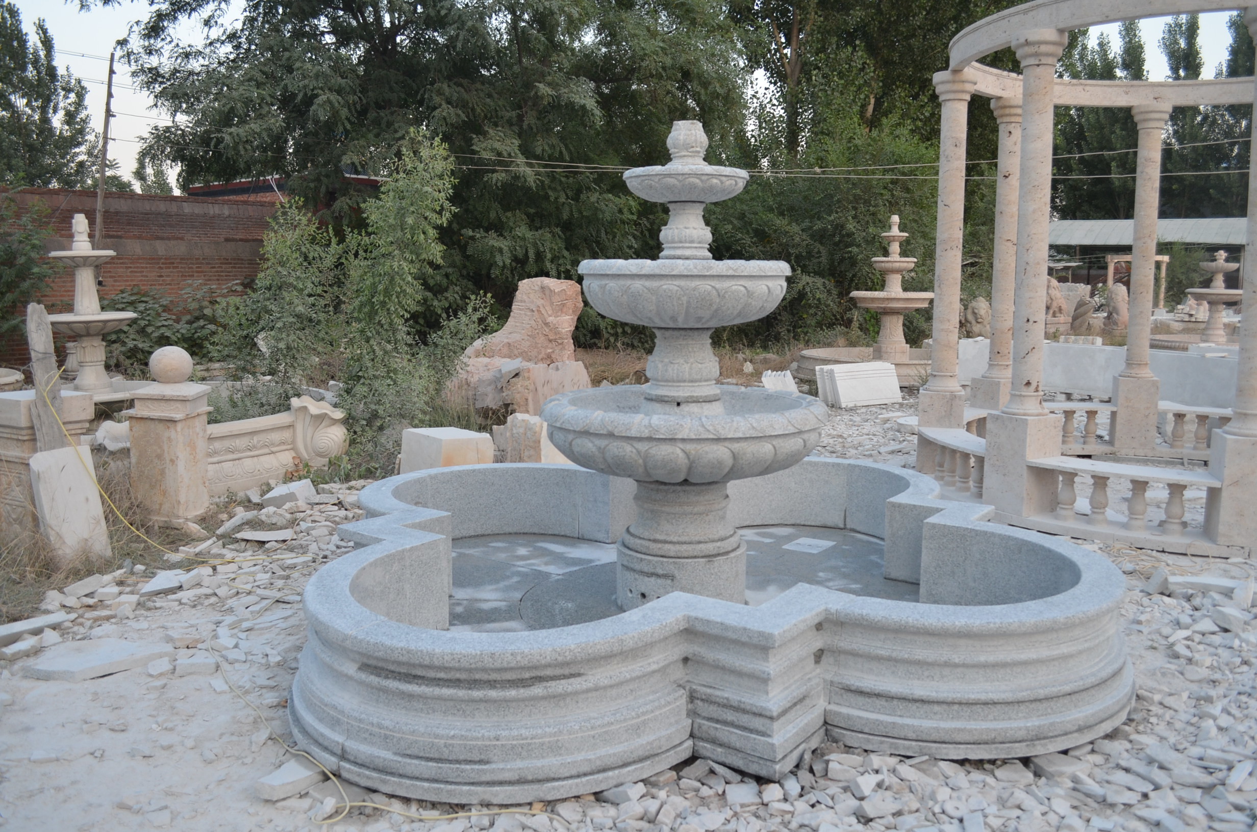 Outdoor Decoration White Marble Stone Water Fountain