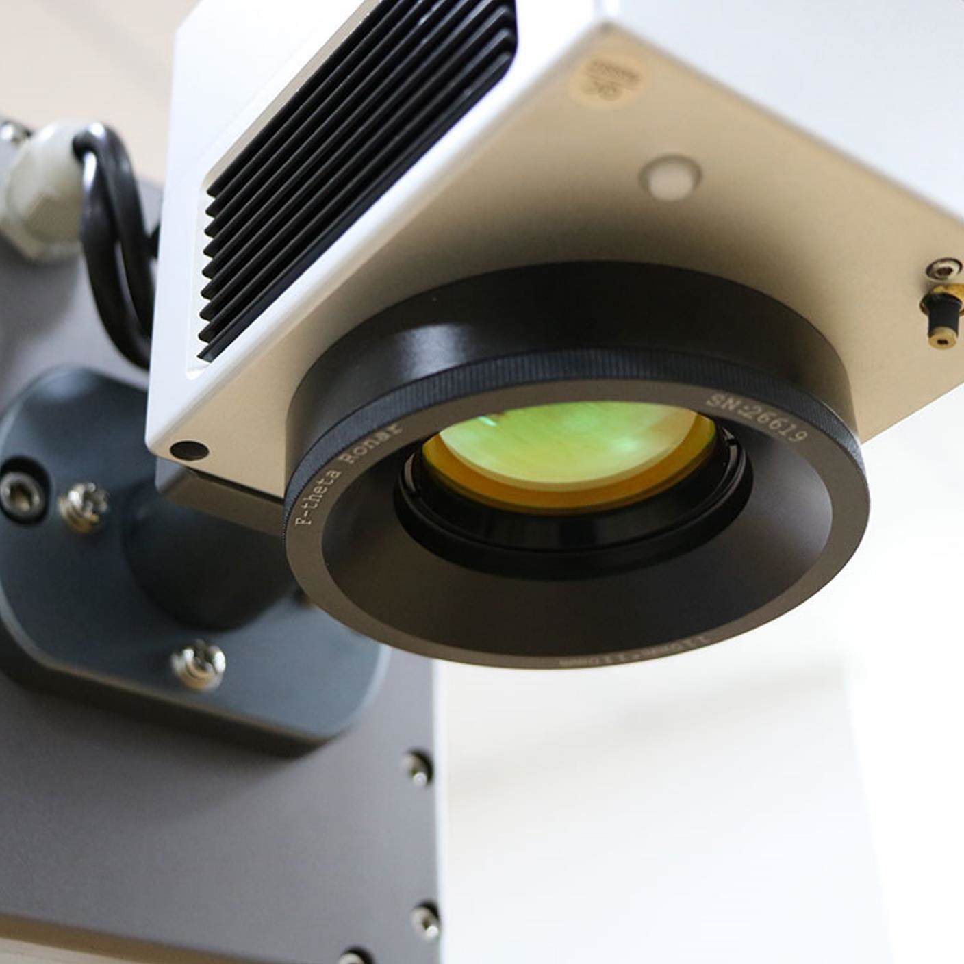 Small Enclosed 3d Fiber Laser Marking Machine Gold Silver Jewelry