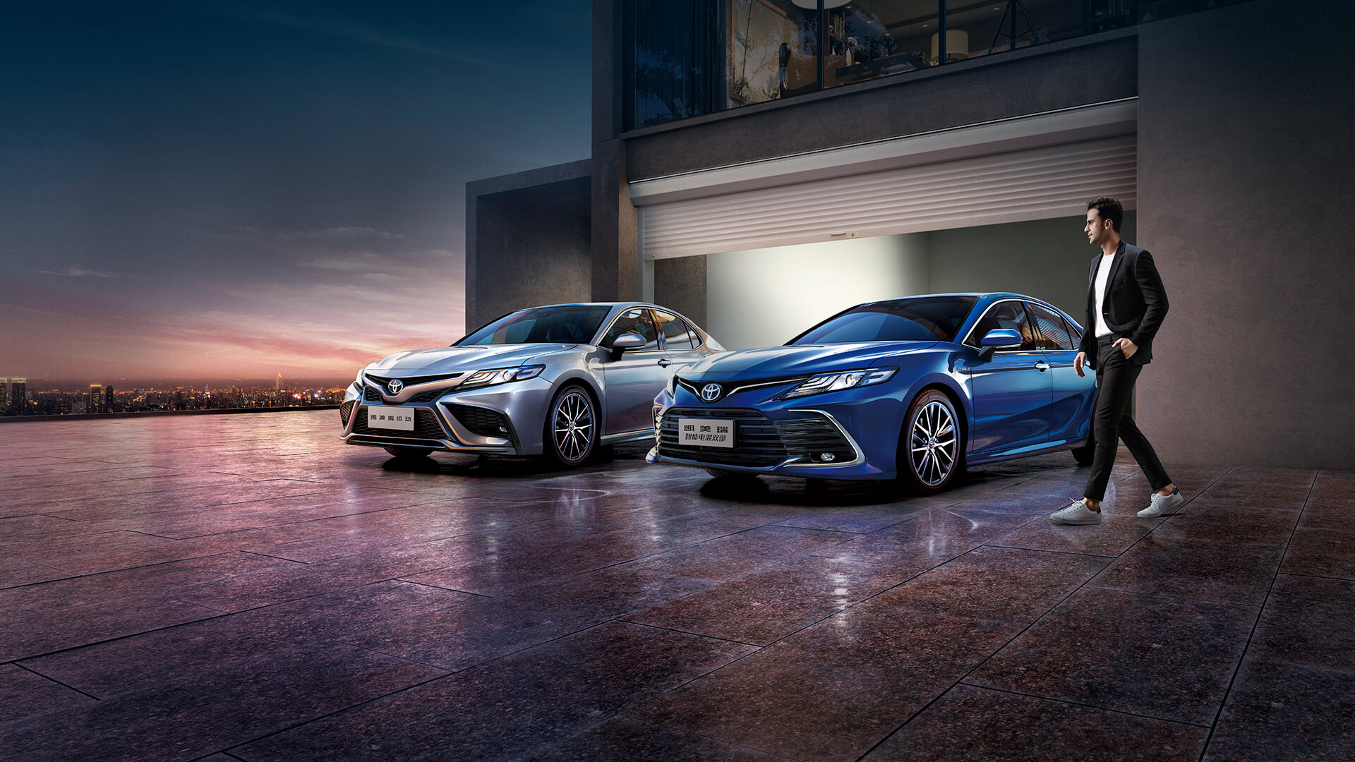 Toyota Camry Sedan 4 Wheel Petrol Car with TPMS for Customer Requirements