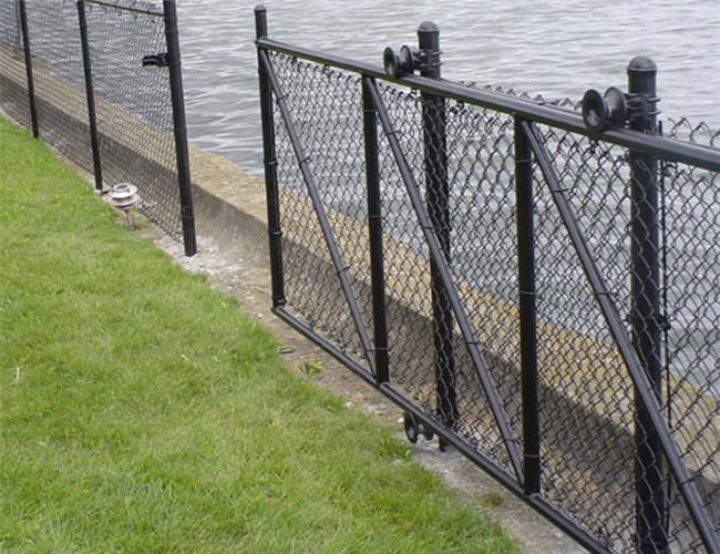Hot Dipped Galvanized Chain Link Privacy Fabric For Commercial And Residential