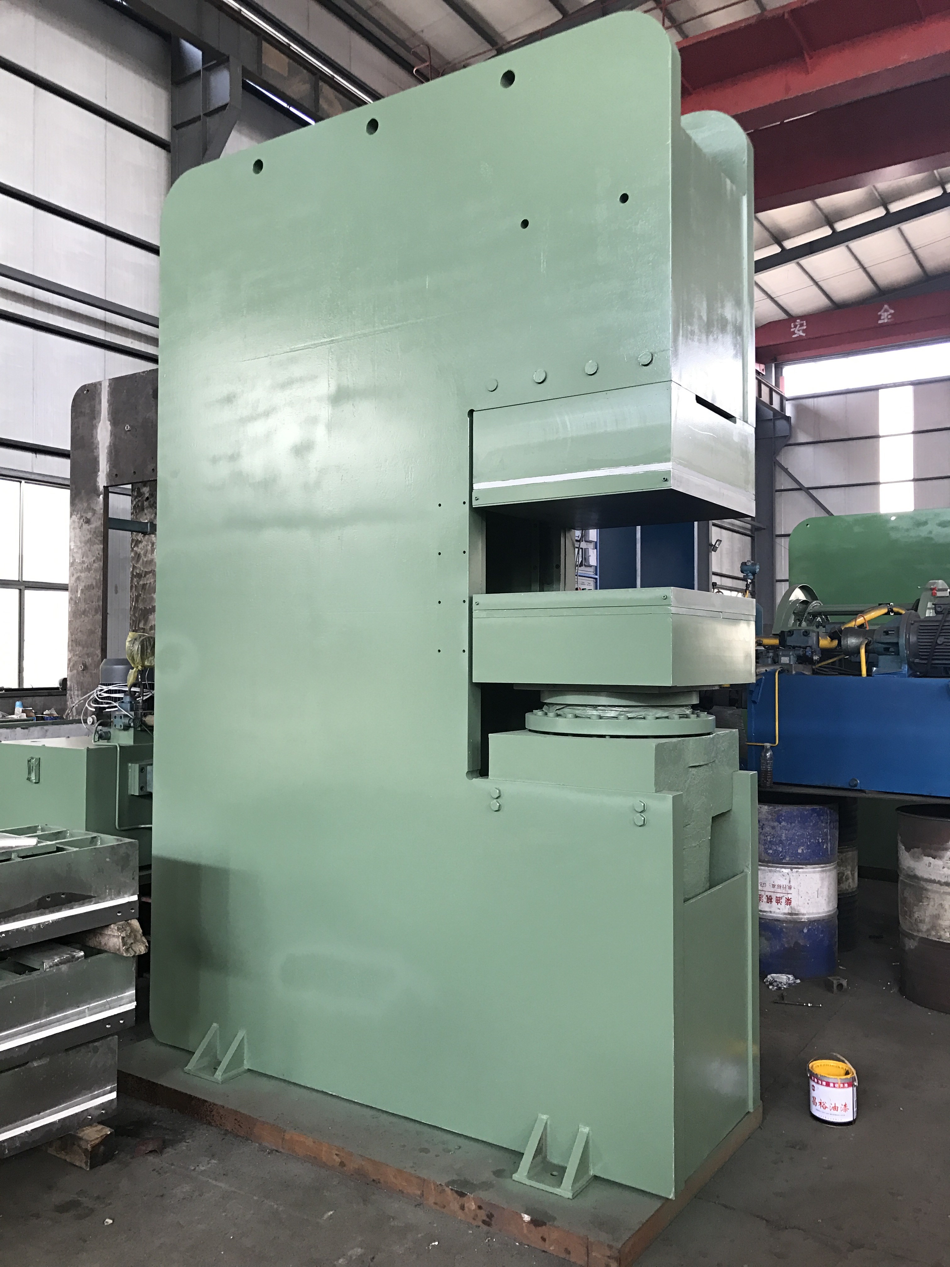 3200*1050*1730mm Rubber Vulcanizing Machine for Rubber Products Plate Pressure 2.5MPA