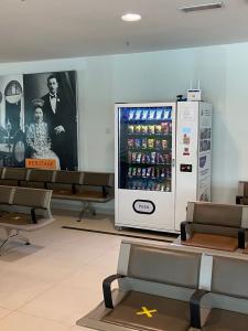 Quality Coin Operated Smart Automatic Malaysia Vending Snack Drink Vending Machine In Philippines Support E-Wallet wholesale