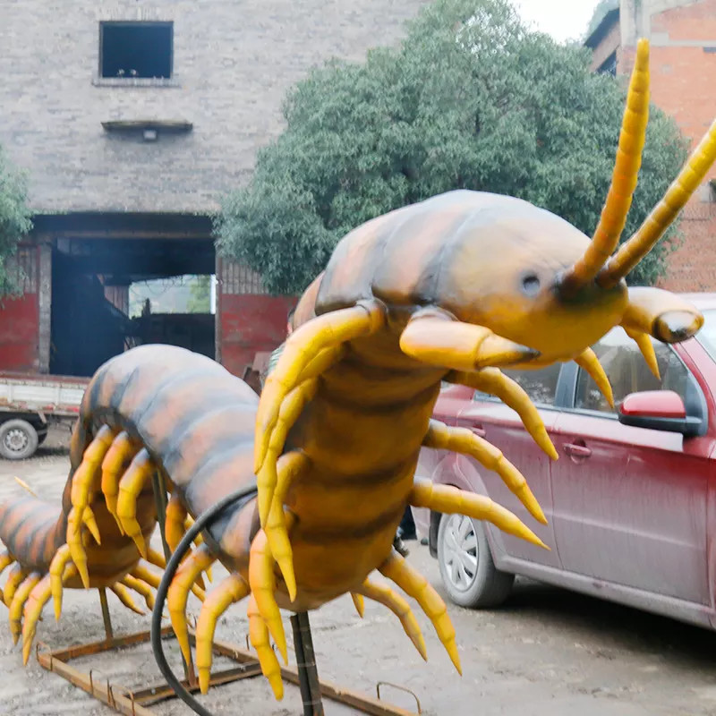 Life Size Animatronic Insects 1.8m Children Age 12 Months Warranty