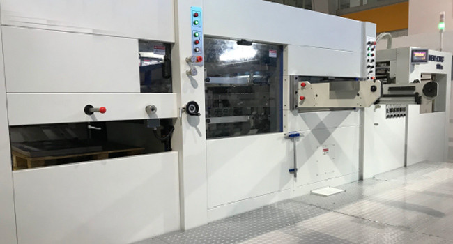 1060×760mm Carton Box Die Cutting Machine Feeding With Stripping