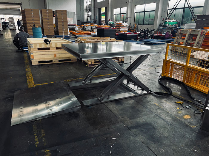 Stainless Steel Low Profile Scissor Lift Table For Food Medical Industry
