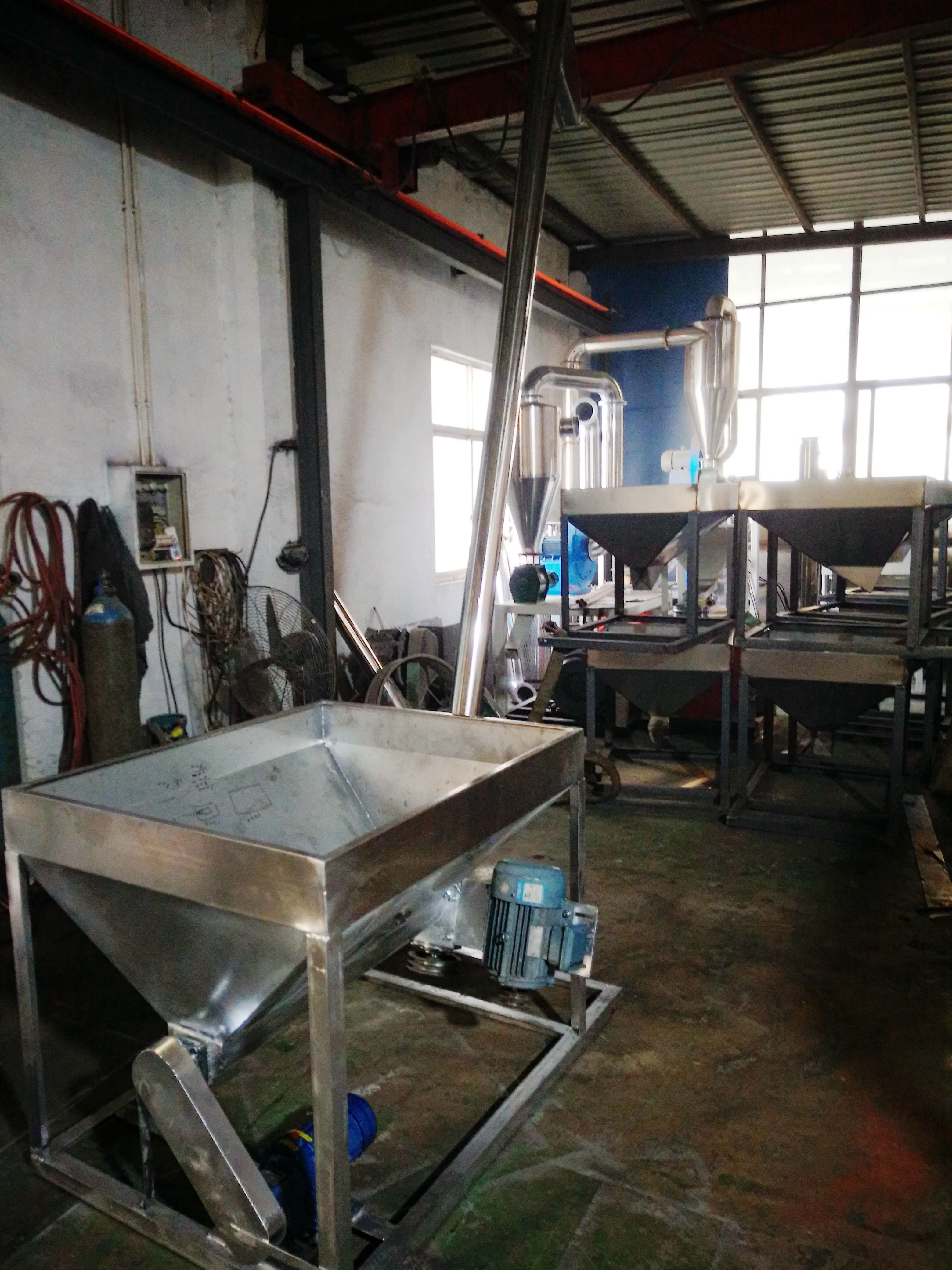 High Strength Powder Feeder Machine For Plastic Particles Full Automatic 2.2kw